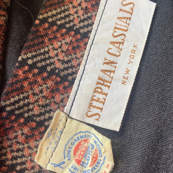 Vintage Stephen Casuals Mauve and Black Patterned 1970’s Suit - Picture 2 of 16